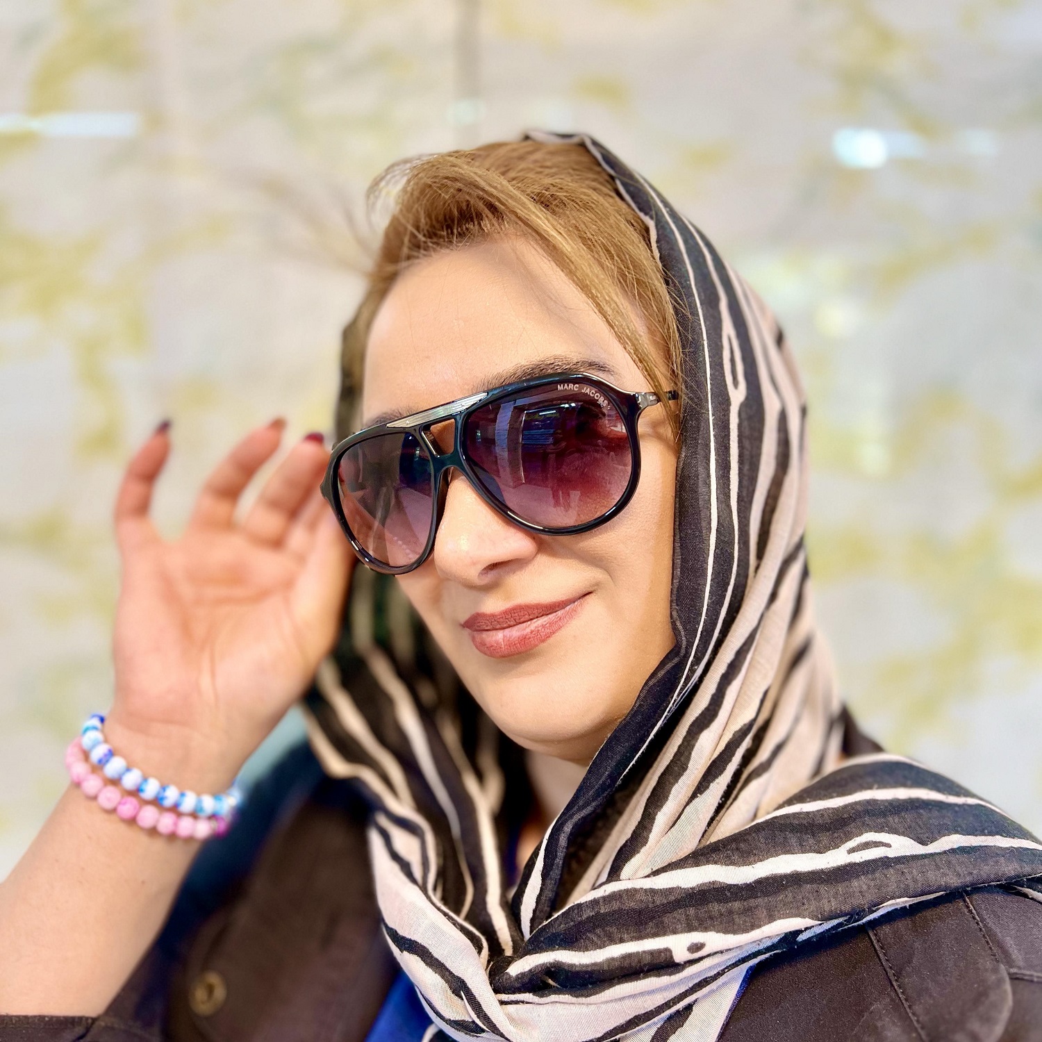 عینک آفتابی زنانه مارک جیکوبز مدل MJ7091 با کد 1475 عینک آفتابی زنانه مارک جیکوبز مدل MJ7091 با کد 1475